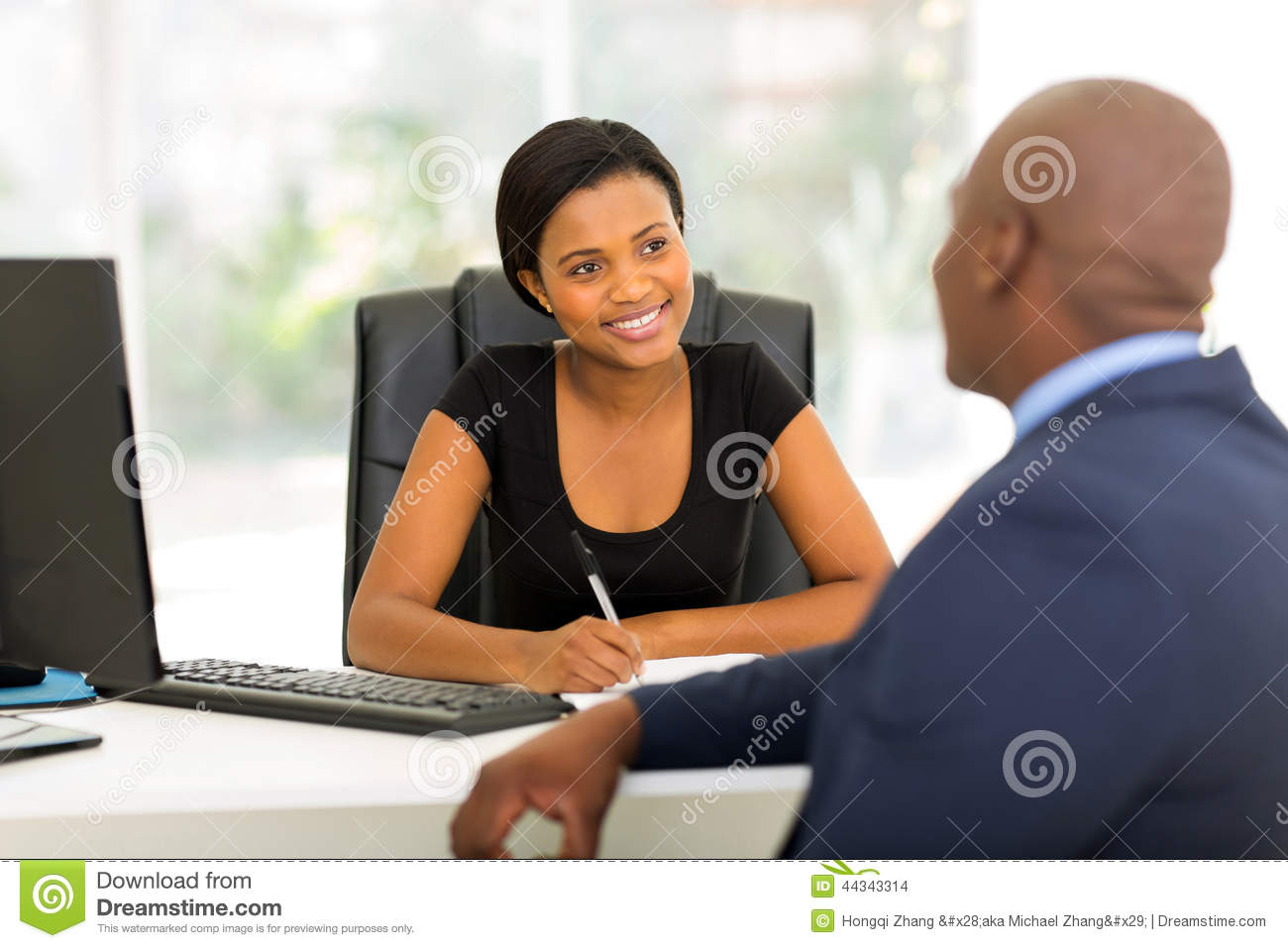 陈妍希父亲喂鸡腿遭吐槽 女神一口吃不下_m6最新官网(图3) 米乐M6官方入口